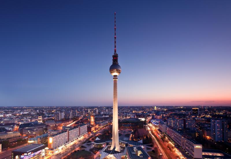 Foto: Berliner Fernsehturm auf dem Alexanderplatz