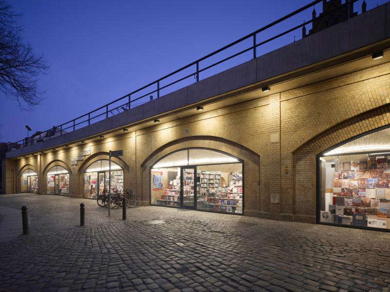 Foto: Bücherbogen am Savignyplatz