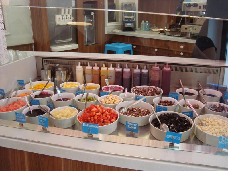 Efa’s Frozen Yogurt