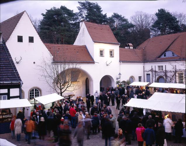 Märchenhafter Weihnachtsmarkt am Jagdschloss Grunewald