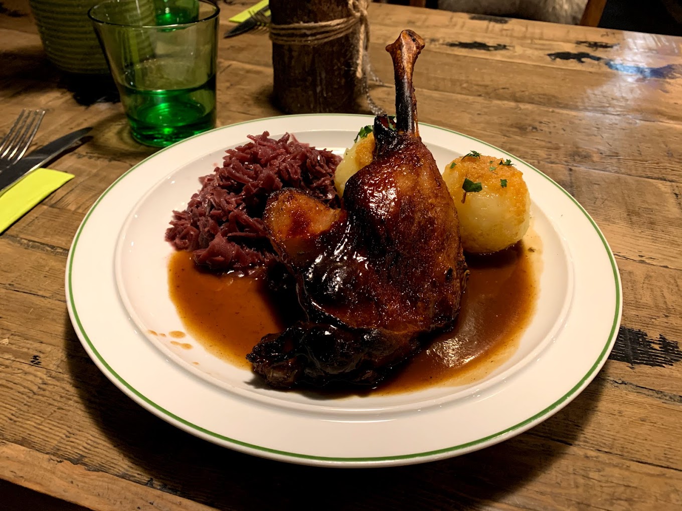 Österreichische Küche im Schmarrnkaiser in der Markthalle in Berlin Moabit